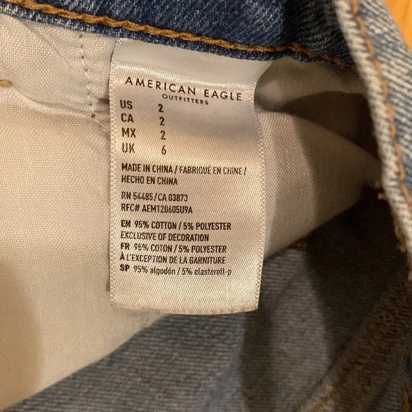 American Eagle Mom Short - Picture 3 of 5